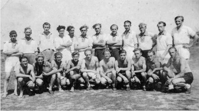 Bild 3 Mannschaftsfoto 1945 (1)
